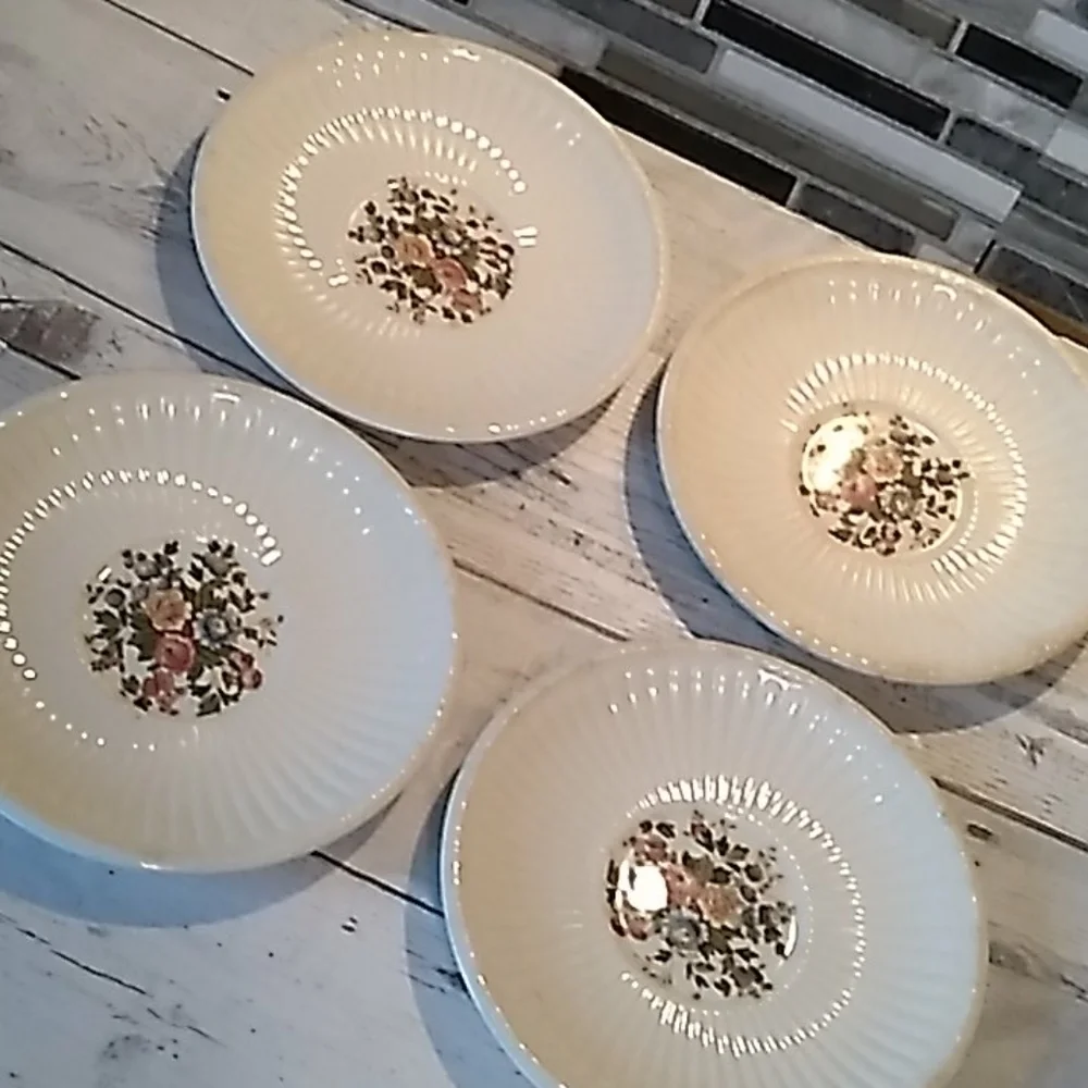 Vintage 1930s antique Wdgewood saucers Cinway EDME